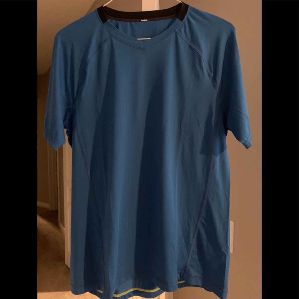 Lululemon Men’s shirt